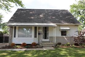 22645 Rosedale Street Saint Clair Shores Mi 48080 Home For Sale Mls 2200045783 Johnstone And Johnstone In 2020 Saint Clair Shores Us Real Estate Rosedale
