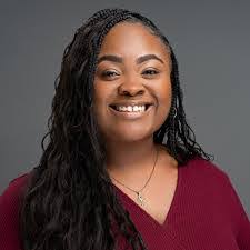 Amanda Deford's Instagram, Twitter & Facebook