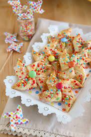 Jun 10, 2021 · un impasto eccezionale, una meravigliosa ricetta trovata su youtube (la trovate qui) che ho fatto e rifatto tante volte perchè rende proprio bene.purtroppo mi ricorda il primo lockdown, le giornate di aprile 2020, quelle giornate infinite, piene di ansia e preoccupazioni, quelle giornate da riempire facendo qualcosa tutti insieme, per poi godere di una bella cenetta. Girandole Di Carnevale Dolci In Pasta Sfoglia L Ho Fatto Io Ricette Ricette