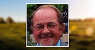 Robert Degenhardt's Instagram, Twitter & Facebook