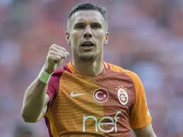 Fc köln, bayern münchen german world cup winner lukas podolski has been named captain of japan's. Hulk Oscar Augusto Goldrausch Am Gelben Fluss Wer In China Mit Lukas Podolski Um Den Ball Streitet Shz De