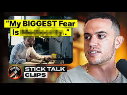 Daniel Snow's Instagram, Twitter & Facebook