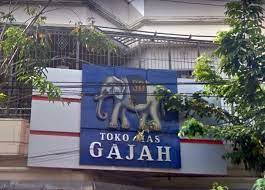 Logam mulia atau emas nayatanya banyak diminati masyarakat untuk dijadikan investasi jangka panjang. 7 Toko Emas Di Semarang