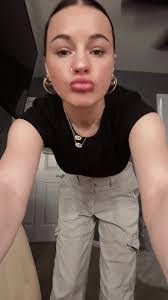 Savannah Winkler's Instagram, Twitter & Facebook