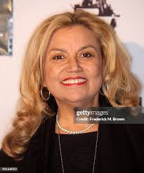 356 Suzanne Worth Photos & High Res Pictures