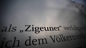 Er bezeichnet die von stereotypen, abneigung und/oder feindschaft geprägten einstellungskomplexe gegen als „fremd und als. Antiziganismus Das Ist Ein Gesamtproblem Des Fussballs Archiv