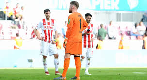 Die rheinländer siegten im relegationsrückspiel deutlich bei holstein kiel und verhinderten so den ersten bundesliga. Vor Abstieg Dem 1 Fc Koln Droht Ein Ausverkauf