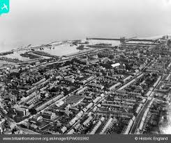 Lowestoft is an english north sea coast town and civil parish in the county of suffolk. Epw001892 England 1920 General View Of Lowestoft And The Harbour Lowestoft 1920 Britain From Above