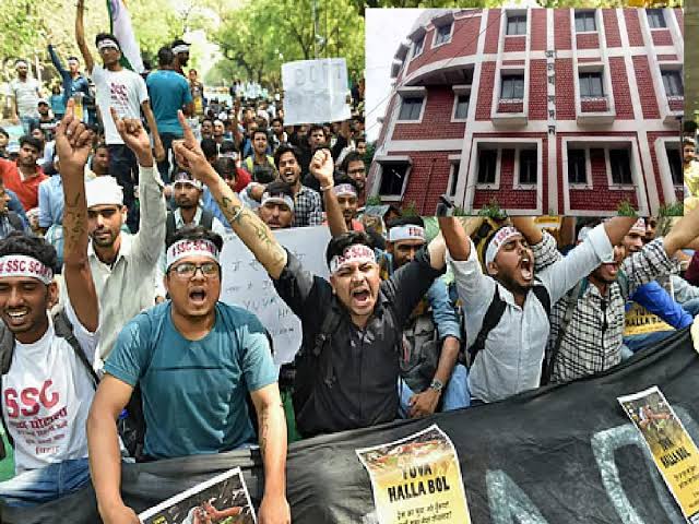 SSC Case এসএসসি পরীক্ষার রেজাল্ট কবে? সুপ্রিম কোর্টে জানিয়ে দিল কমিশন!  'লিস্ট কেন দিচ্ছেন না?' জরুরি প্রশ্ন তুলল শীর্ষ আদালত supreme court hearing  of west Bengal teacher recruitment 2025 before west Bengal assembly  election 2026 | লেটেস্ট কলকাতার খবর ...