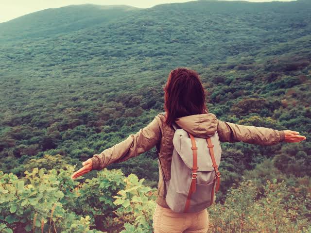 solo female traveller Himachal backpacking 2025 safety tips
