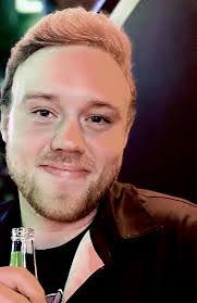 Jonathan Halverson's Instagram, Twitter & Facebook