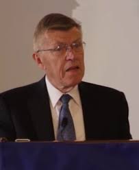 TIL that Robert Crandall, the former CEO of American Airlines, came up with  the idea to eliminate one olive per salad to save the airline $40,000  yearly : r/todayilearned