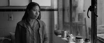 Gary oldman en camerinos de los bafta 2019 junto a marina de tavira y yalitza aparicio. Roma 111