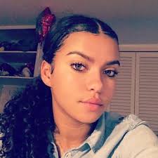 Olivia Edmondson (@Liv_Edmondson)