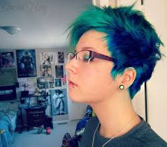 Pin By Felicity Kelty On Hairstyles Short Green Hair Green Hair Hair Styles