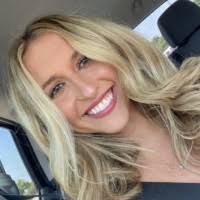 10+ perfiles de «Karli»