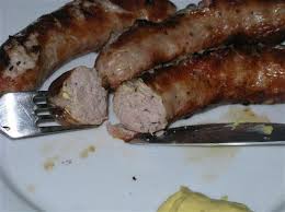 Selbstgemachte Bratwurst Nach Thuringer Art Eine Der Besten Bratwurste Die Ich Kenne Gegrillt Und Angeri Thuringer Bratwurst Bratwurst Rezepte Mit Wurstchen