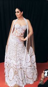 We Can T Get Over This Manish Malhotra Outfit On Kareena Kapoor Khan Beauty White Swan Bol Designer Dresses Indian Indian Wedding Outfits Designer Dresses