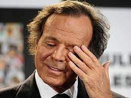 Las controversiales imágenes de Julio Iglesias que generaron todo tipo de  comentarios: no es el mismo | Minuto Neuquen