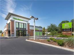 Jacksonville is 2,095.75 mi (3,372.79 km) north of the equator, so it is located in the northern hemisphere. Storage Units In Jacksonville Fl At 5550 Timuquana Rd Extra Space Storage