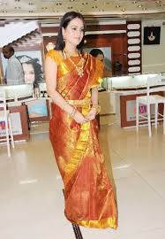 लेकिन आज हम आपको top bollywood actresses की कुछ images दिखाने जा रहे हैं, जो indian saree में बेहद खूबसूरत नज़र आ रही हैं। 11 Beautiful Tamil Actress In Saree Styles At Life
