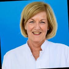 Na een succesvolle afstudeer periode binnen de Research en Development  departement van PolyVation heb ik vorige week mijn diploma Bachelor Chemie  mogen ophalen, ik heb deze uiteindelijk met een 7,9…