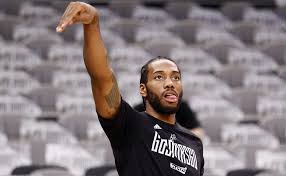 Kawhi leonard, who leads the nba in three point percentage (shooting an astounding 48.2% from deep), has hands the size of a giant. Kawhi Leonard Reminds Everyone How Enormous His Hands Are