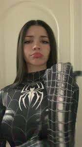 Amanda Permenter's Instagram, Twitter & Facebook