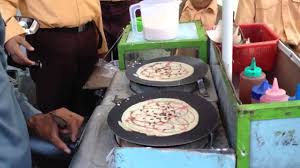 Setelah adonan cukup matang, topping akan ditaruh di atasnya dan. Resep Leker Pisang Mudah Dan Anti Gagal By Primastuti Satrianto