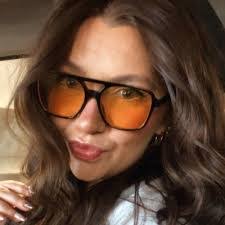 Kara Marlow's Instagram, Twitter & Facebook