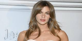 He and his girlfriend, clara berry, are expecting their first baby. Who Is Clara Berry Meet Riverdale Star K J Apa S Girlfriend Yourtango