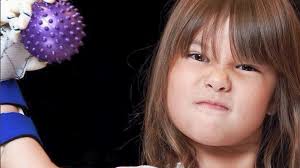 5-year-old girl throws out Orioles' first pitch with 3D-printed prosthetic  hand