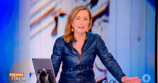 Il giornalista mario giordano, direttore del tg4, non si occuperà più della direzione editoriale di stasera italia, il programma di approfondimento sull'attualità di rete 4 che. Barbara Palombelli A Stasera Italia Commossa E Durissima Primo Maggio Di Ansia Penso Alle Aziende Chiuse Dal Governo Libero Quotidiano