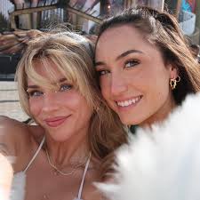 coastal girls 🐚🌊