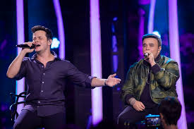 Brava Beach Club encerra temporada de verão com Baile do Dennis e Matheus e  Kauan em Guarapari