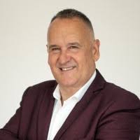 4700+ "Roland -." profiles