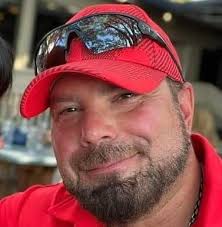 Bill Belichick paid a visit to the UFC headquarters and was presented the  UFC title. 😂🏆