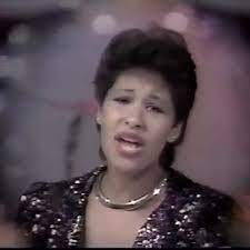 Selena Quintanilla Fanpage On Instagram Un Primer Amor En 1985 Selena Quintanilla Selena Selena Quintanilla Perez