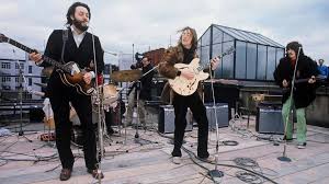 El “concierto de la terraza” de Los Beatles: última vez en vivo, el enojo  de George y la ironía de John al terminar de tocar - Infobae