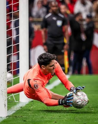 Two saves in the penalty shootout. Bono is Morocco's hero once again 🧤
