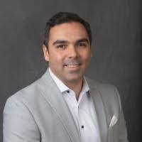 Alex Paras's Instagram, Twitter & Facebook