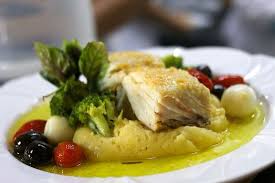 O bacalhau à portuguesa é uma das deliciosas heranças gastronômicas que os portugueses nos aqui no tudoreceitas mostramos como fazer um bacalhau cozido à portuguesa com batata, cebola. Bacalhau A Portuguesa Picture Of A Cozinharia Natal Tripadvisor
