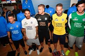 Scritto il 14 luglio 2020. Presentate Le Nuove Maglie Del Novara Calcio Per La Stagione 2016 2017 Famiglia Nuaresa 2 8