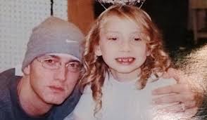 Eminem's middle daughter, hailie jade scott mathers, is best known through her father's rap songs. Eminem S Daughter Hailie Scott Mathers Delights Fans In Black Bikini