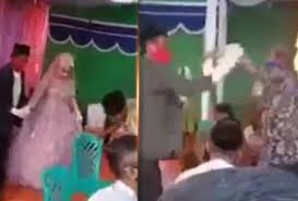We did not find results for: Kecoh Di Pelamin Pengantin Lelaki Cerai Isteri Sejurus Bergelar Suami Astro Awani
