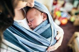 Du möchtest dein baby gerne auf dem rücken tragen? Babytrage Fur Neugeborene Ab Wann Darf Das Baby In Welche Trage