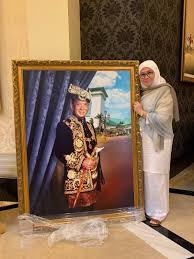 Tengku abdullah ibni sultan ahmad shah (born on 30 july 1959 in pekan, pahang) is the tengku mahkota (crown prince) and the pemangku raja (regent) of pahang, malaysia. Sempena Pertabalan Ydpa Ke 16 Kenali Sultan Pahang Al Sultan Abdullah Lebih Dekat Kongsi Tular Semasa Forum Cari Infonet