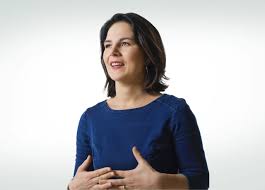 Die partei hat sich damit für die naheliegende, aber auch die mutige lösung entschieden. Annalena Baerbock Auf Europa Wahlkampftour In Magdeburg 24 Mai Grune Lsa