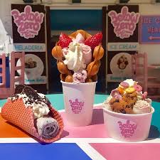 Mint cookie ice cream ribbons of nutella oreo cookies pocky sticks. Bubble Waffle Hot Waffle Filled With Ice Cream Rolls Picture Of Below Zero Ibiza Tripadvisor