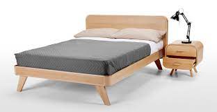 fonteyn kingsize bed oak lit king size lit idees de lit